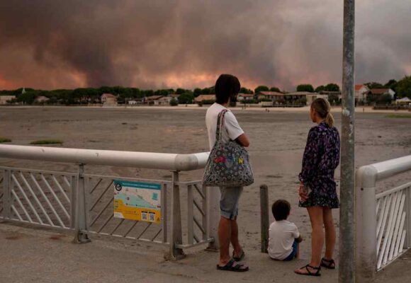 Wildfires force evacuation of Cap Ferret resort on Atlantic coast