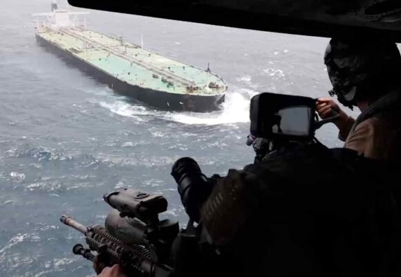 Iranian tankers gather off Sri Lankan coast